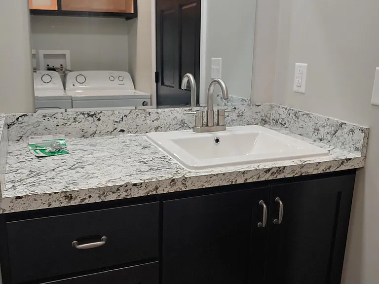 609A S Main St — Photo 12