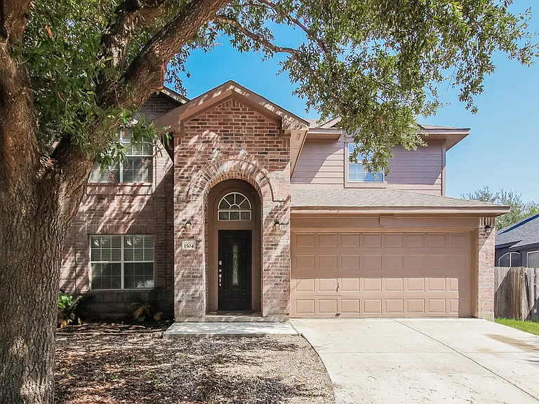 1504 Lorson Loop — Photo 1