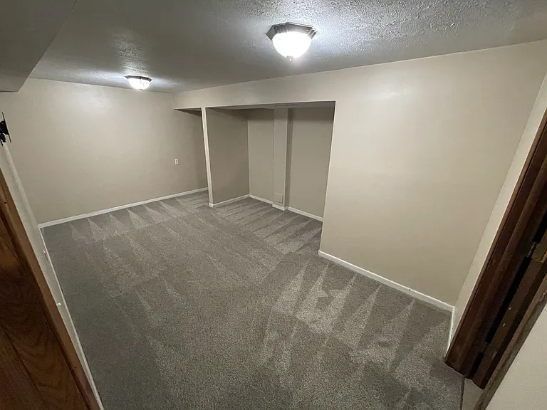 Basement Master Bedroom #4 (No Egress)