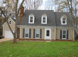 5006 Rivergreen Ln, Charlotte, NC 28227