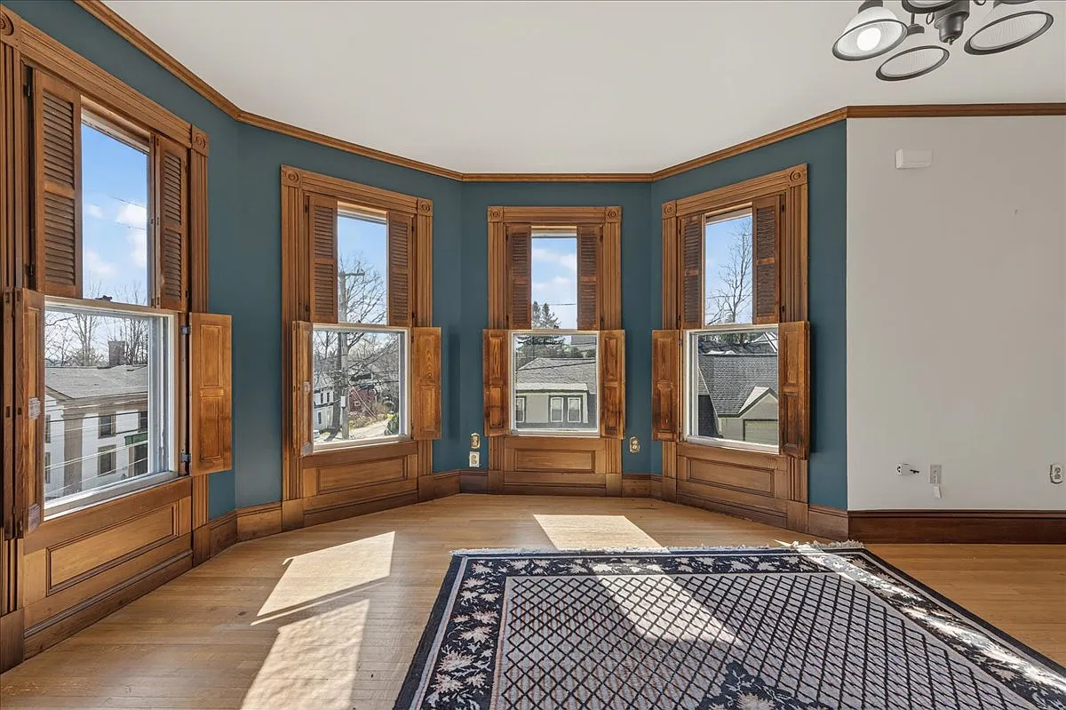 Building Photo - 31 Franklin St #B