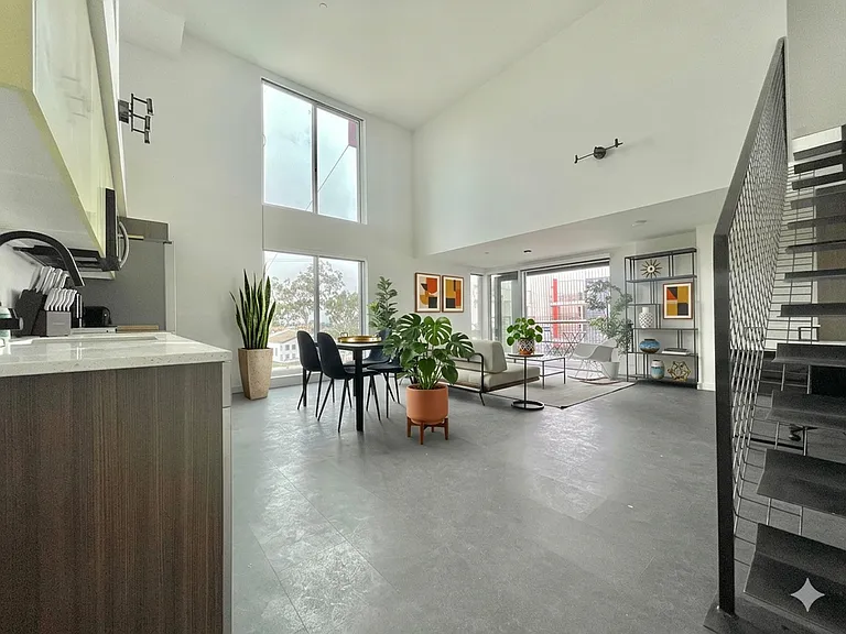 Harvey Hillcrest — Photo 21