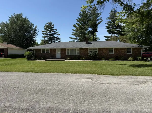 511 N 3rd St, Wellsville, MO 63384