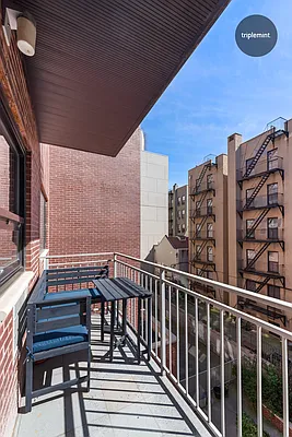 Sold by Triplemint | media 28