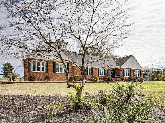 4th image of 4701 Liberty Rd