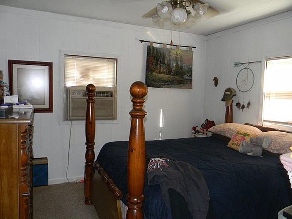 5th image of 901 E Livingston St
