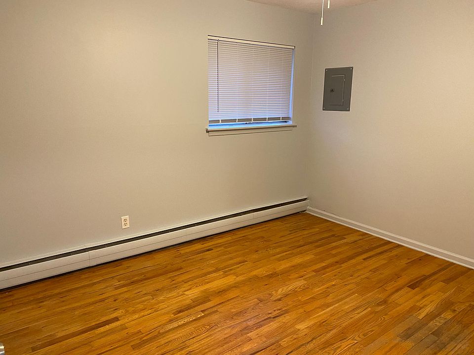 2nd image of 104 Shari Dr APT A