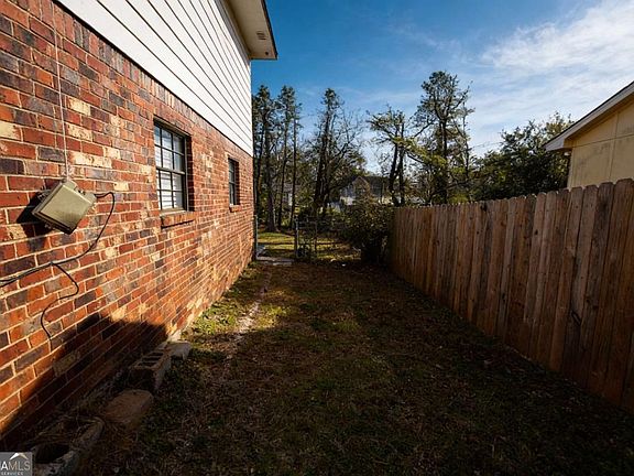 5th image of 6566 Melandre Dr