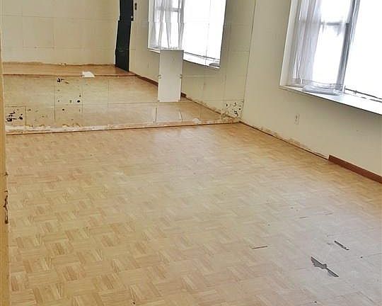 3rd image of 469 Alamo St