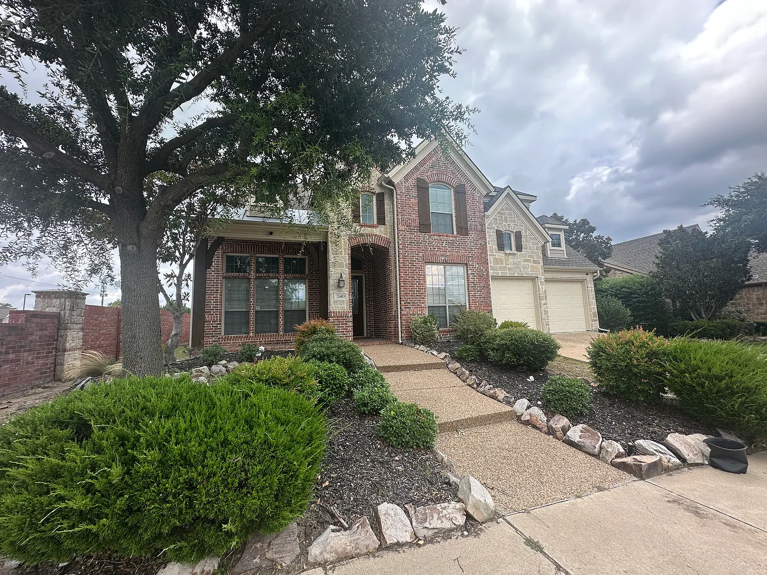 4 bed, 3.5 bath, 3099 sqft, $3,100 — Photo 1