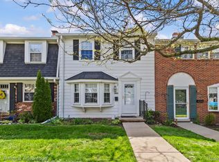 42930 Richards Ct, Northville, MI 48167