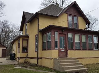 302 S Elm St, Oconomowoc, WI 53066