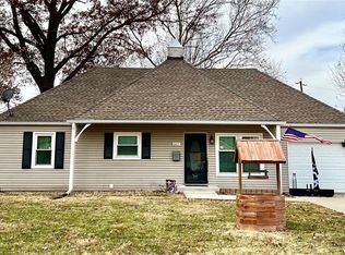 805 S Hunter Dr, Olathe, KS 66061