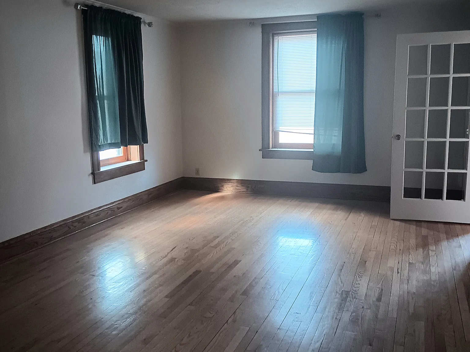 3915 Davenport St — Photo 3