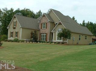 191 Sandisfield Dr, Sharpsburg, GA