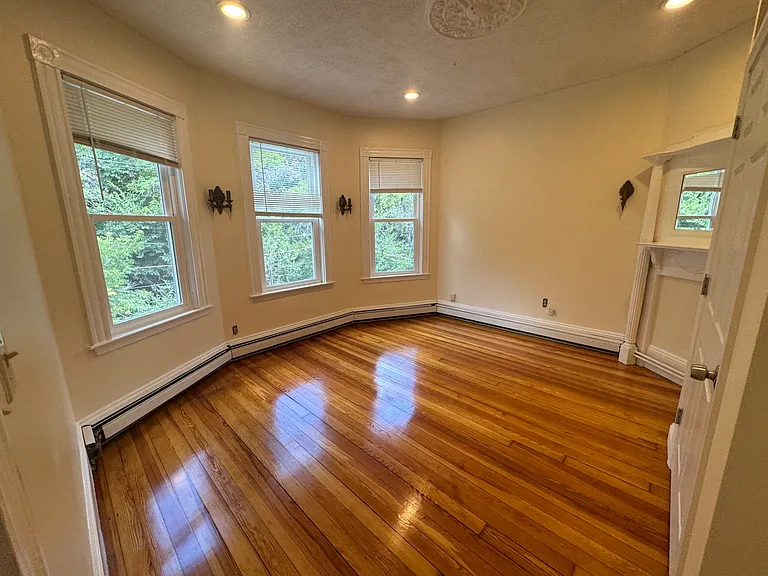 64 Fisher Ave #2B — Photo 8