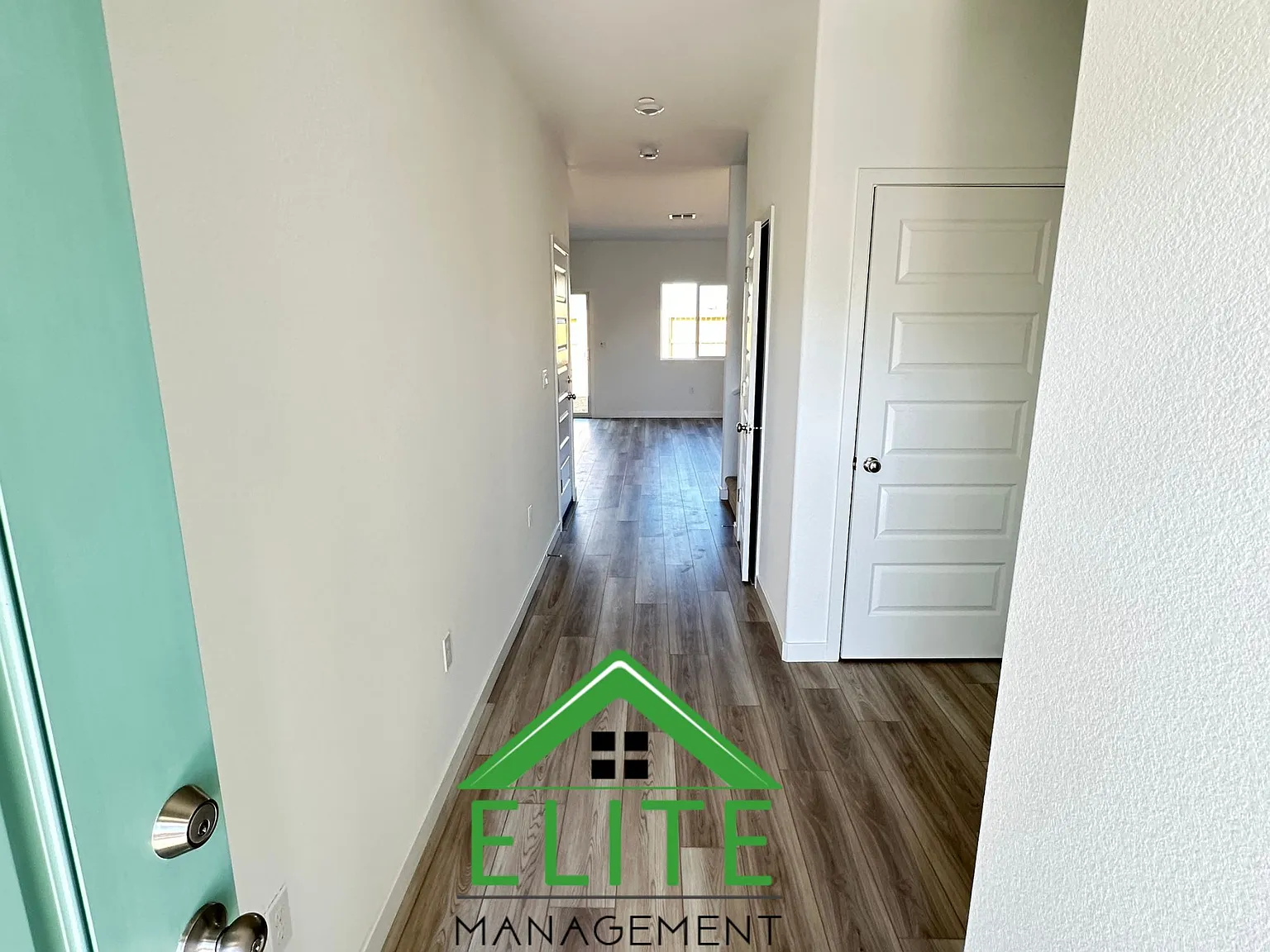 5 bed, 2261 sqft, $3,800 — Photo 4