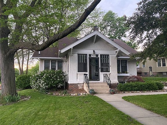 2nd image of 904 45th St