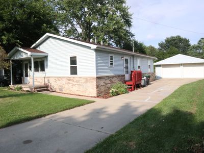 6165 Dean St, Taylor, MI, 48180