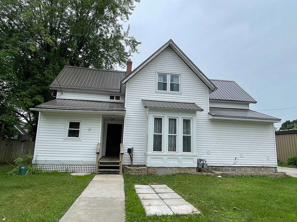 217 N 7th Ave, Sturgeon Bay, WI 54235 Zillow