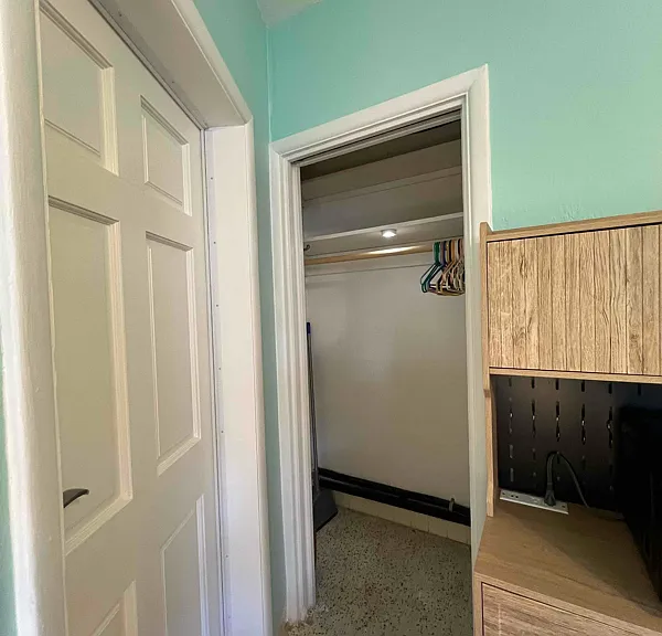 2102 Staples Ave — Photo 5