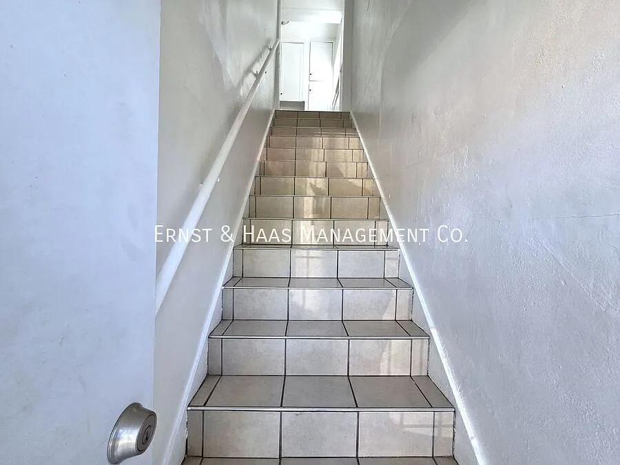 Fantastic 1-Bedroom Apartment in a Gated Building! — Photo 2