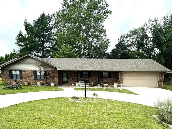 221 Sooner Rd, Holdenville, OK 74848