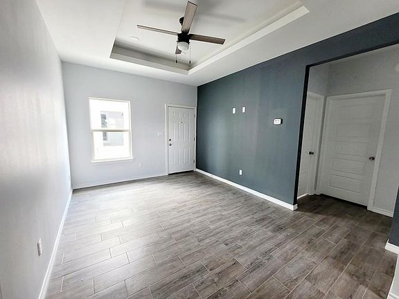 2nd image of 2804 Rosemary Dr APT 1
