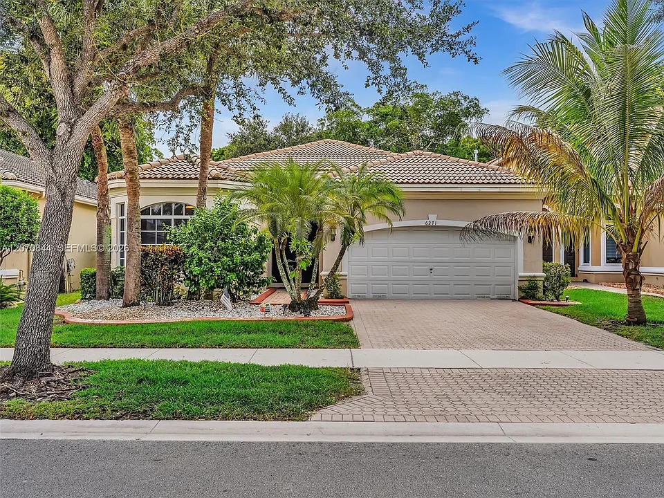 6271 SW 195th Ave