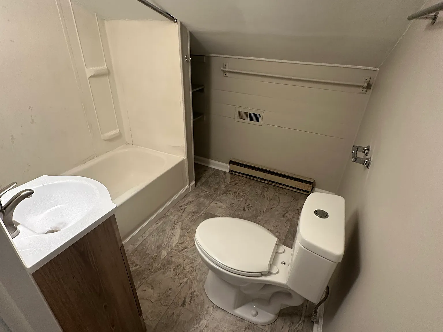 2 bed, 750 sqft, $1,300 — Photo 4