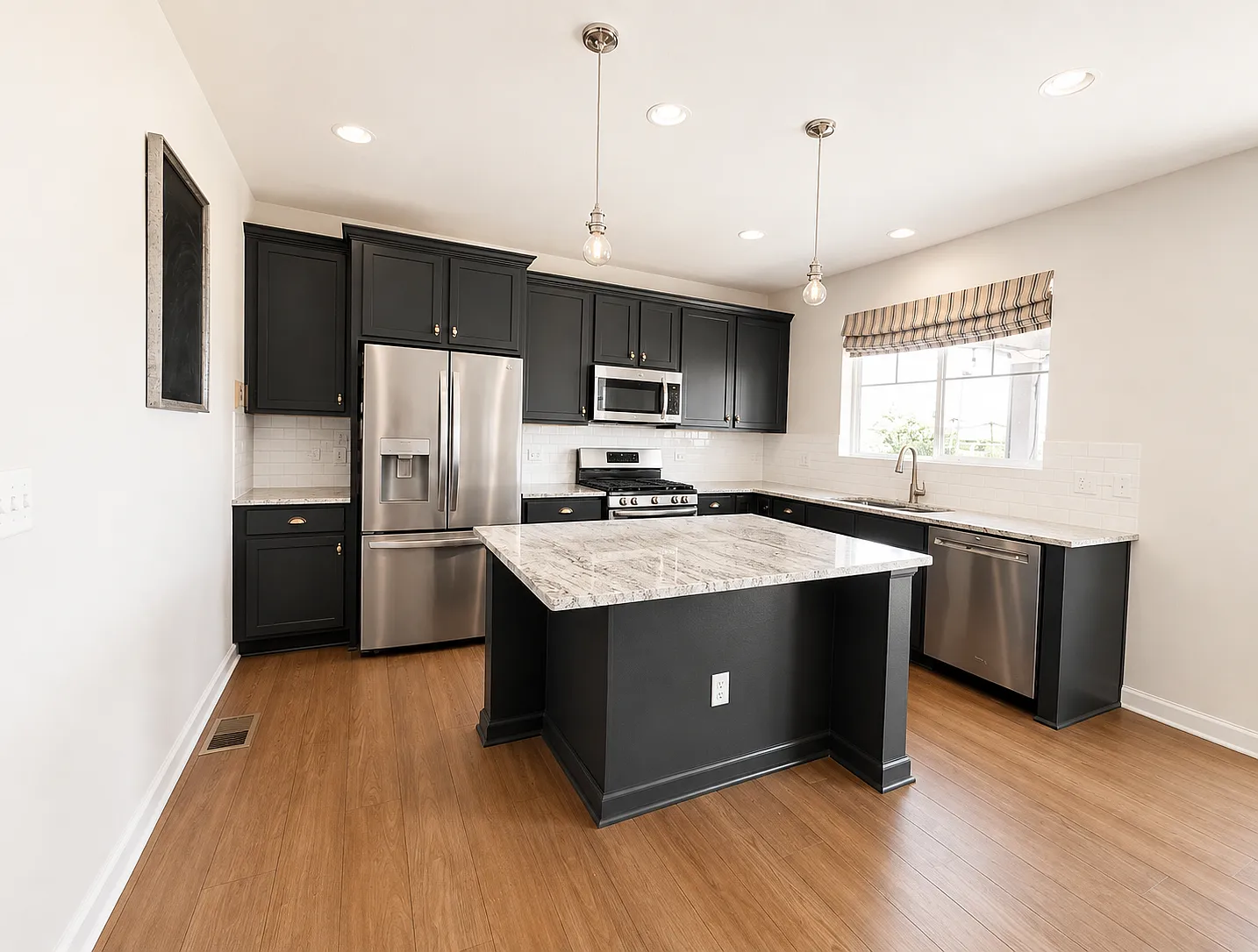 4 bed, 3.5 bath, 3300 sqft, $3,650 — Photo 3