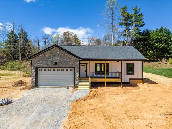 2205 N Stoney View Ct, Hendersonville, NC 28792
