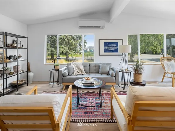 5857 Northwest Dr, Ferndale, WA 98248