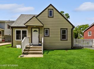 1314 Woodridge Dr, Round Lake Beach, IL 60073