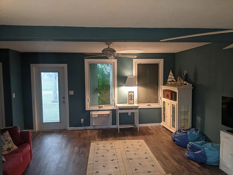 110 Freesia St #7 — Photo 2
