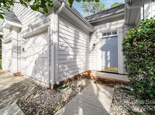 8624 Woodcock Ln, Charlotte, NC 28216