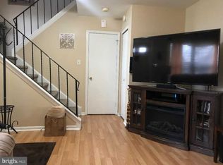 8 Meeting House Ln, Turnersville, NJ 08012