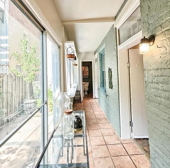 340 N Market St — Photo 36