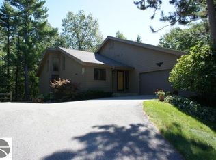 6786 Mission Rdg, Traverse City, MI 49686