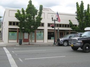 328 SW 6th St, Grants Pass, OR 97526