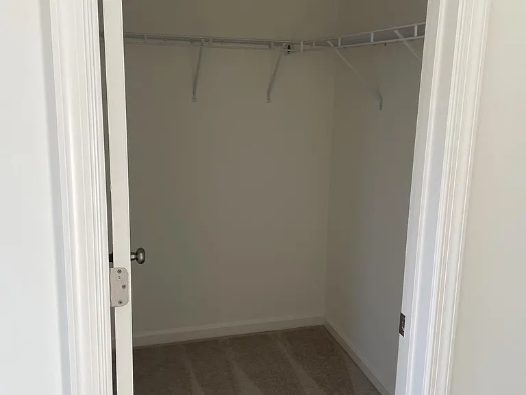 377 Hackley Dr — Photo 10