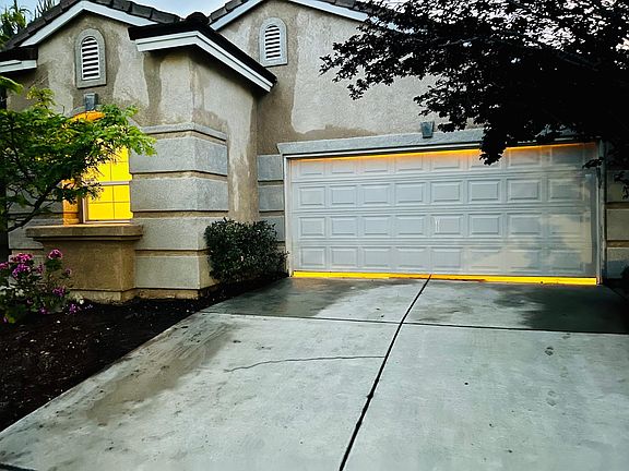 3rd image of 2235 N Riverton Dr