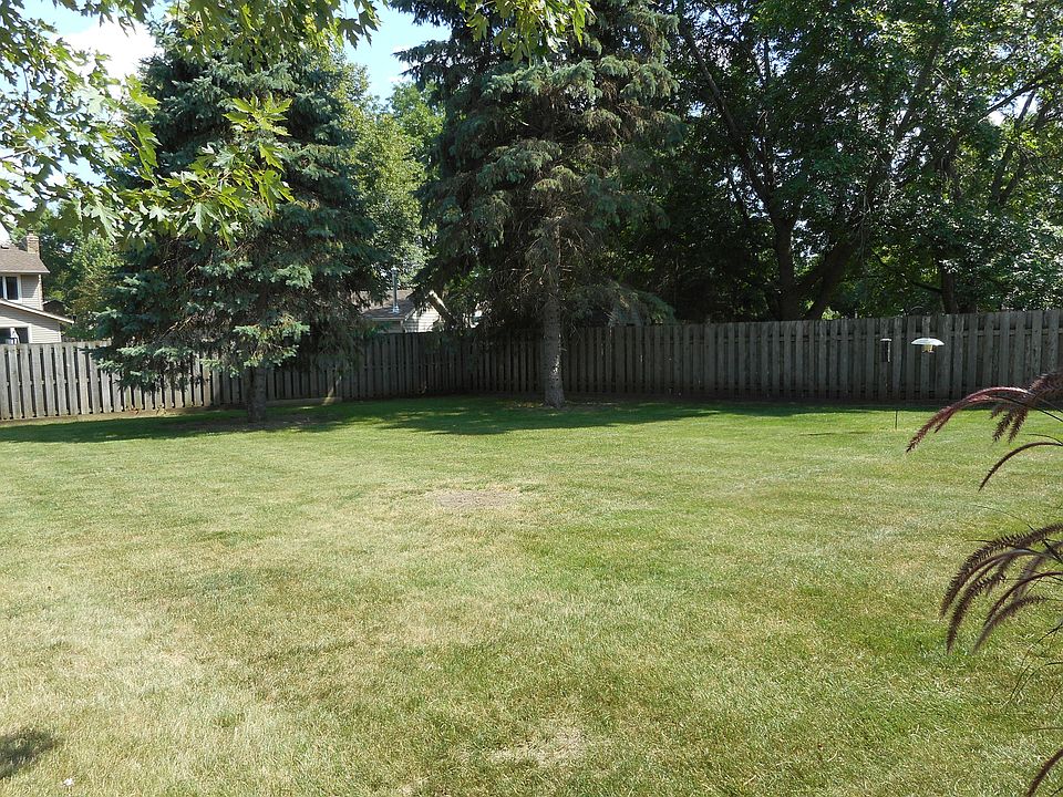 2nd image of 10431 Wyoming Ave S