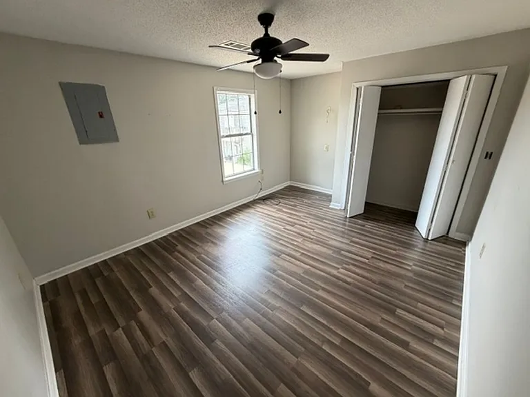 616 1/2 N Bayou Ave #B — Photo 11