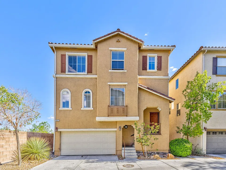 8921 James Carl Ct