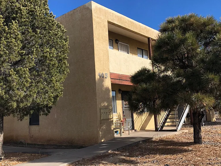 905 Nakomis Dr NE #3 — Photo 2
