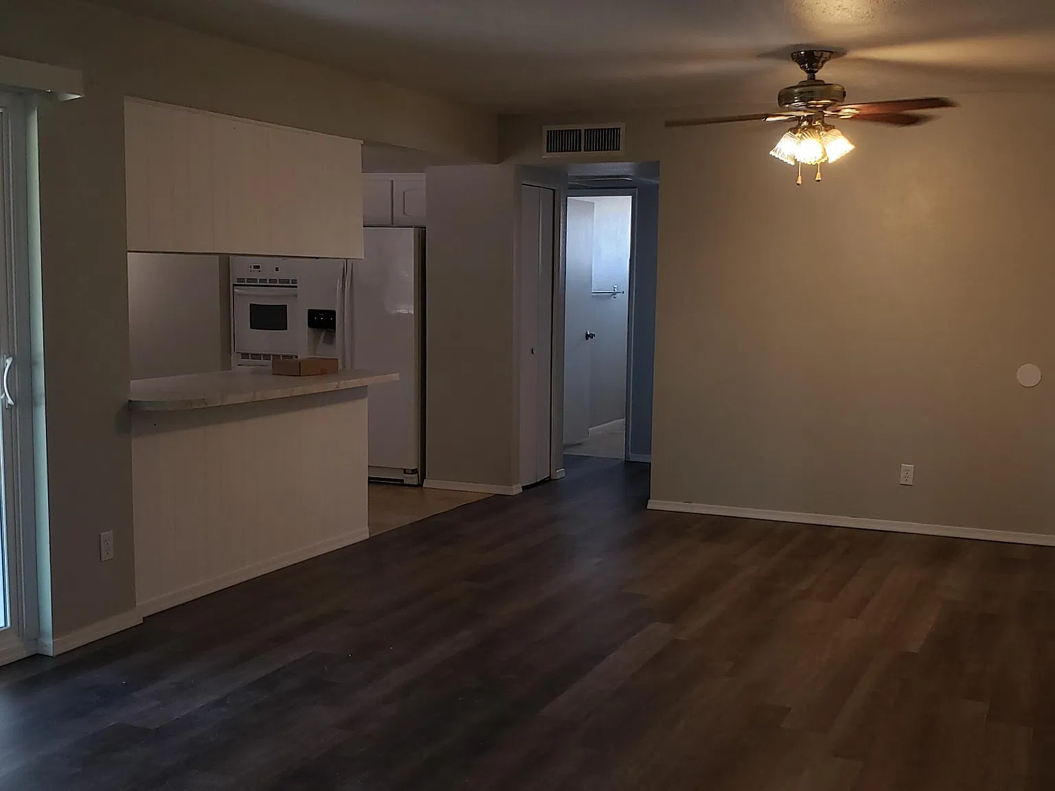 4 bed, 2.0 bath, 1592 sqft, $2,400 — Photo 2