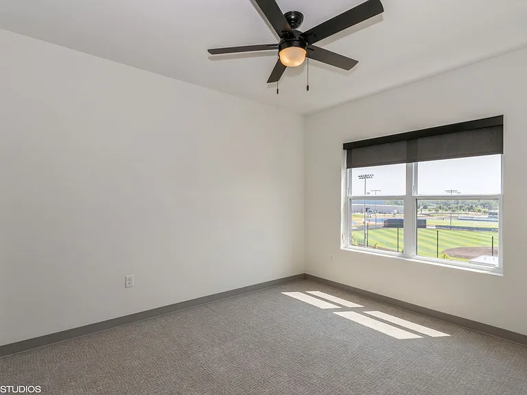 The Leo at the Hub Apartments — Photo 14