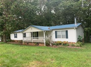 321 Lynnewood Dr, Mount Airy, NC 27030