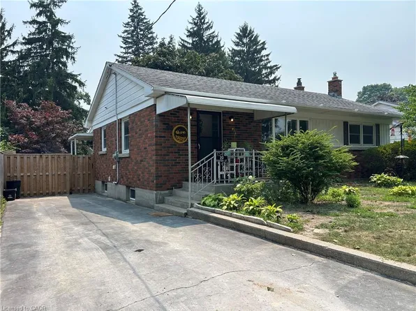 20 Foster St, Norfolk County, ON N3Y 2C2